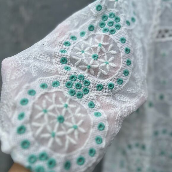 Floreat Anthropologie Cotton White Green Embroidered Fringe Tunic Blouse size 10 - Picture 8 of 9